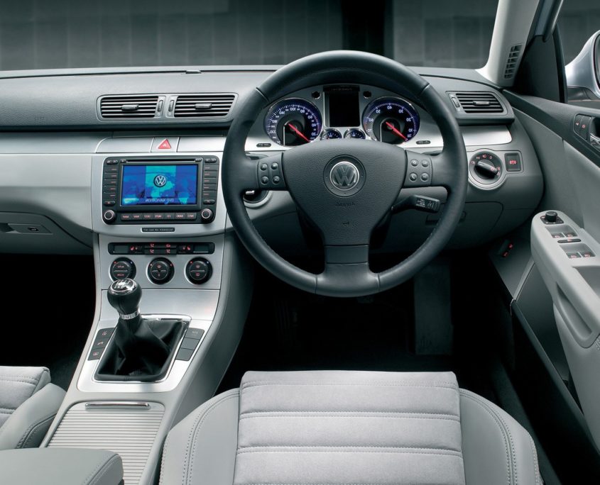 fisk og skaldyr Forlænge omdrejningspunkt EVO PRO Volkswagen Passat B6 premium in car entertainment options Passat B6  - In Car Entertainment and Projector Lights Pro Installer